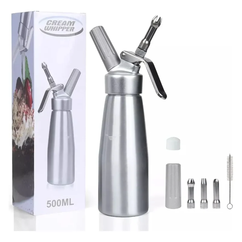 Sifon De Crema Batida 500ml Aluminio 3 Boquillas Descripción: Dispensador profesional de crema batida: este impresionante dispensador hace que la crema batida sea muy fácil y te permite disfrutar de crema batida fresca en tus postres o café en cuestión de minutos. La capacidad de 500 ml es el mejor tamaño para fabricantes de postres caseros y chefs profesionales.